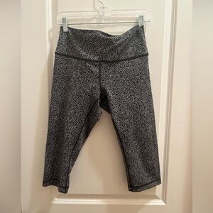 Lululemon Wunder Under Hi-Rise 1/2 Tight Luon 17" Jacquard Black/white Size 10